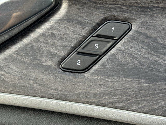 New 2025 Jeep Grand Cherokee L Limited w/ Trailer Tow Package image 10