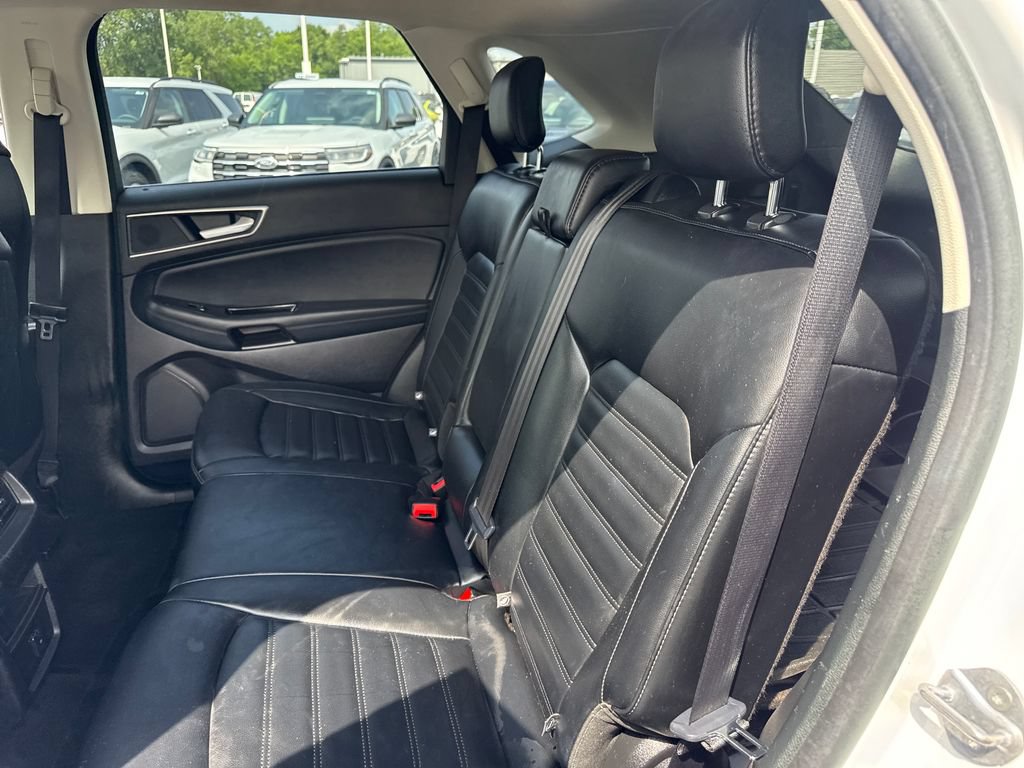 Used 2019 Ford Edge SEL w/ Equipment Group 201A AWD/4WD image 24