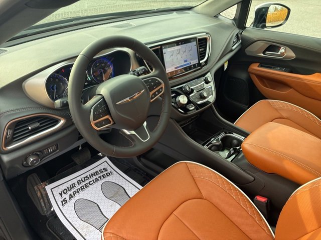 New 2026 Chrysler Pacifica Pinnacle w/ Trailer Tow Group image 11