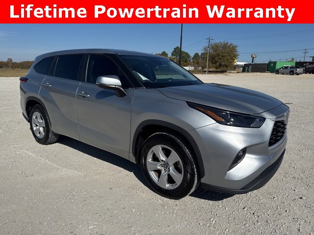 Used 2023 Toyota Highlander LE image 6