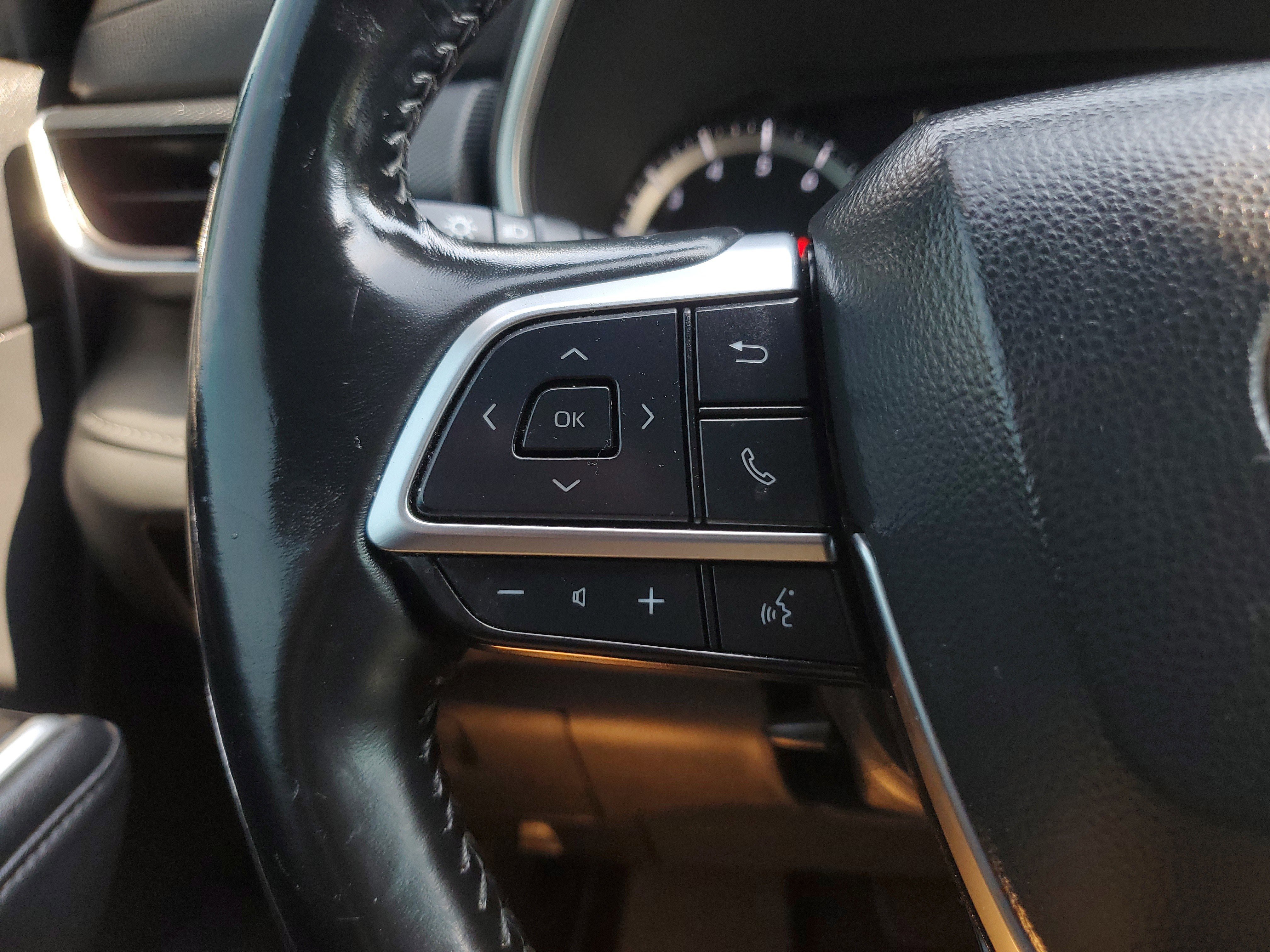 Used 2021 Toyota Highlander XSE AWD/4WD image 22