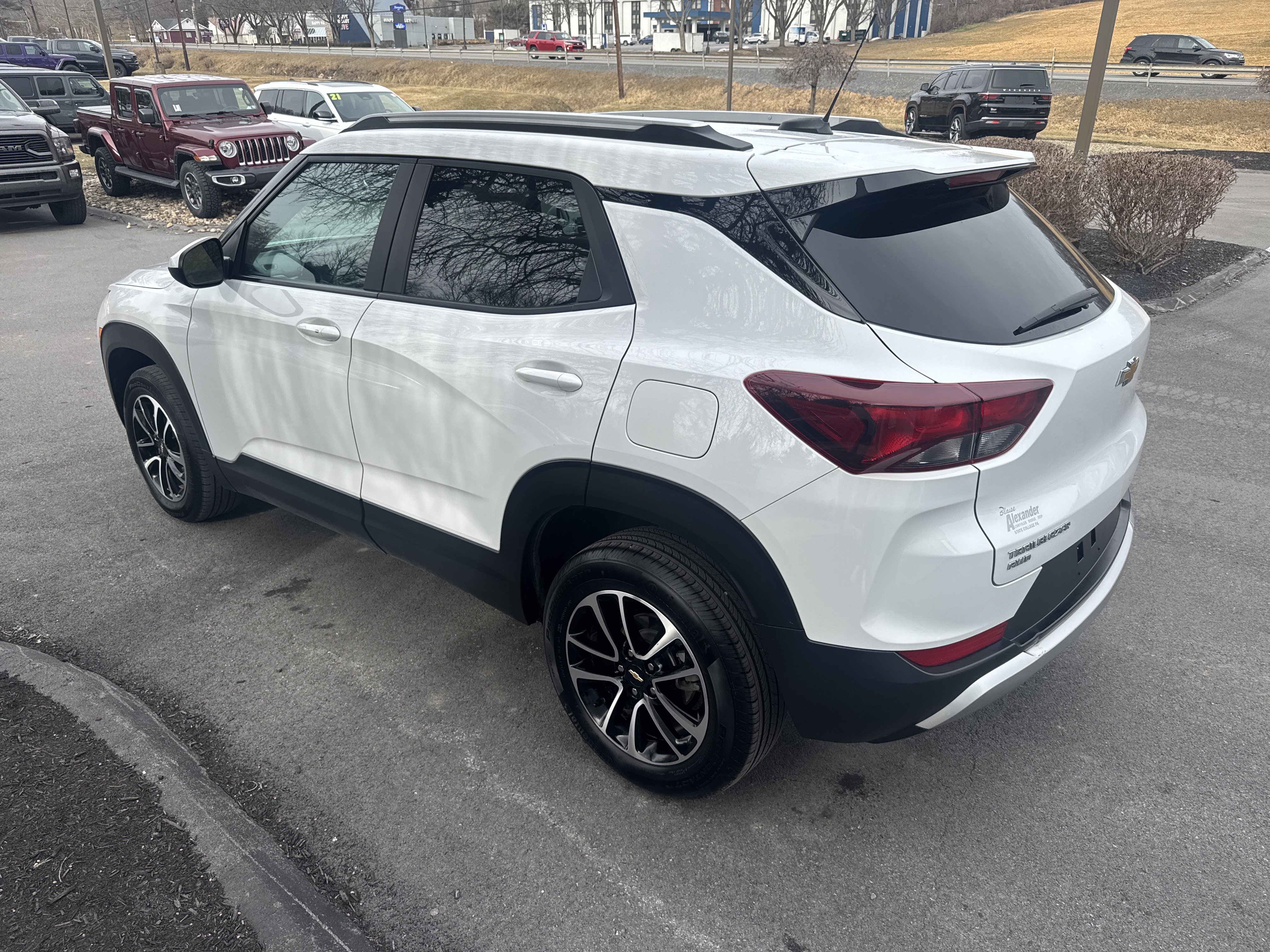 Used 2025 Chevrolet TrailBlazer LT image 6
