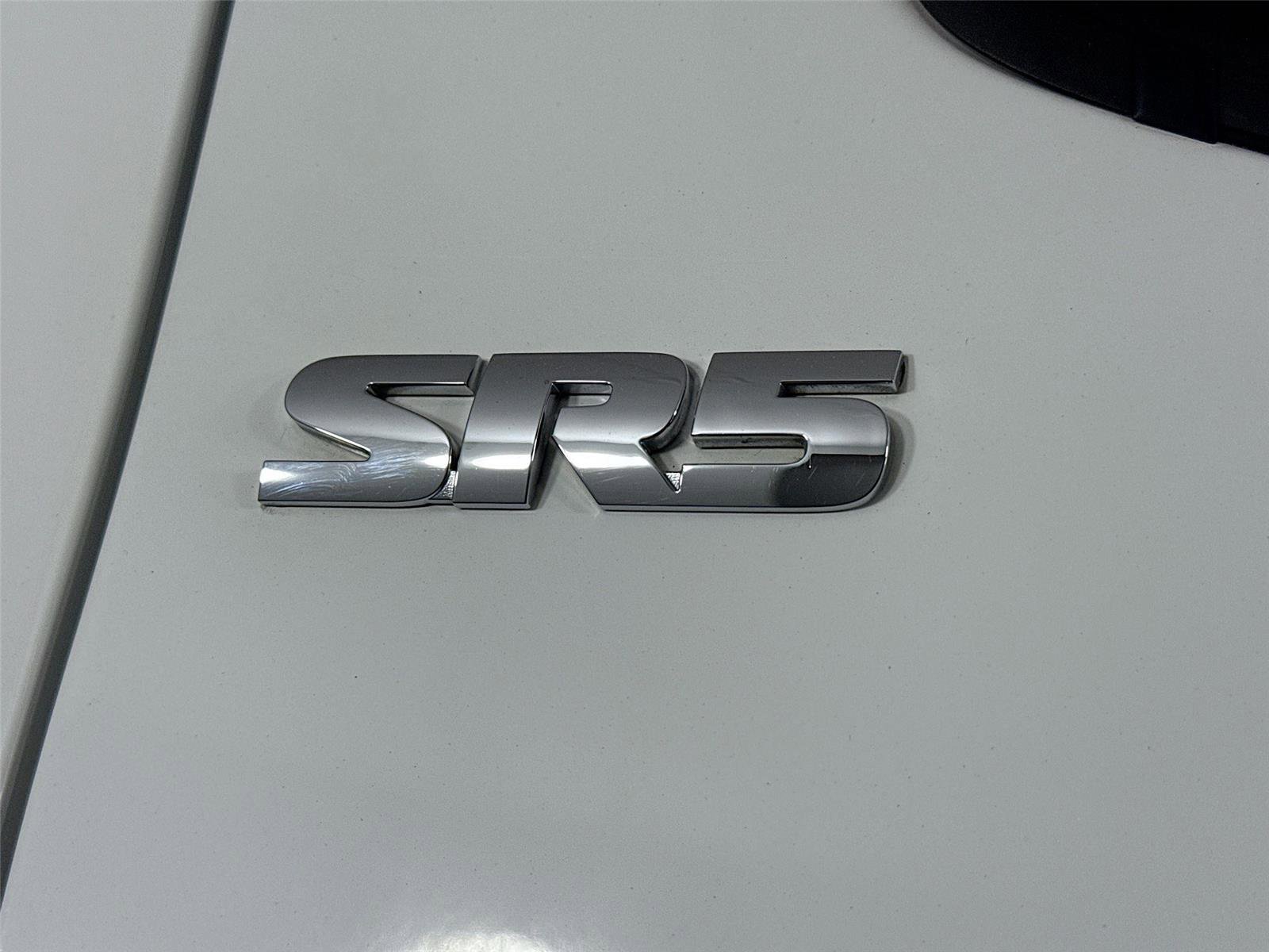 Used 2020 Toyota Tacoma SR5 AWD/4WD image 13