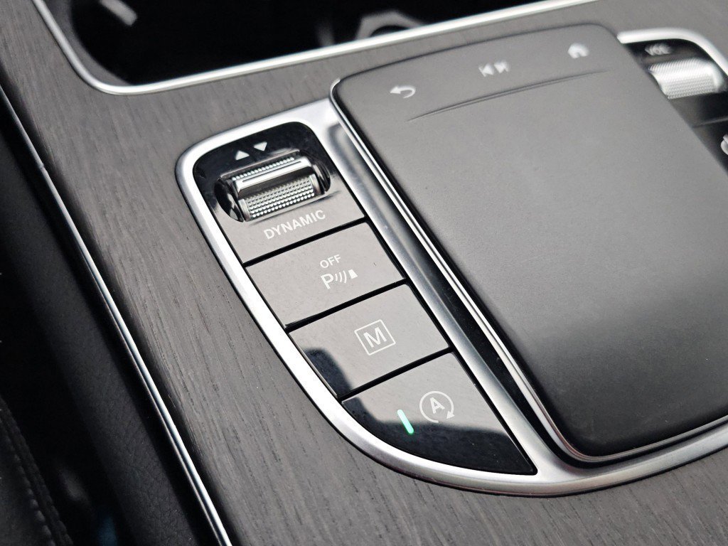 Used 2021 Mercedes-Benz GLC 300 image 11