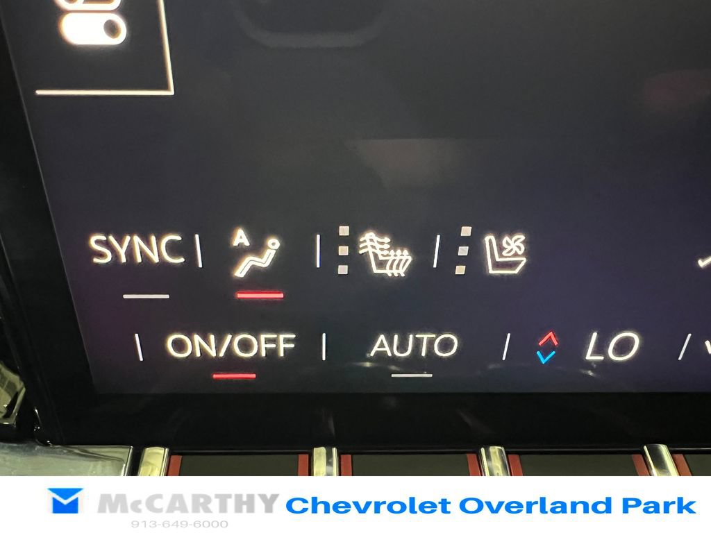 Used 2025 GMC Yukon AT4 w/ AT4 Premium Plus Package AWD/4WD image 24
