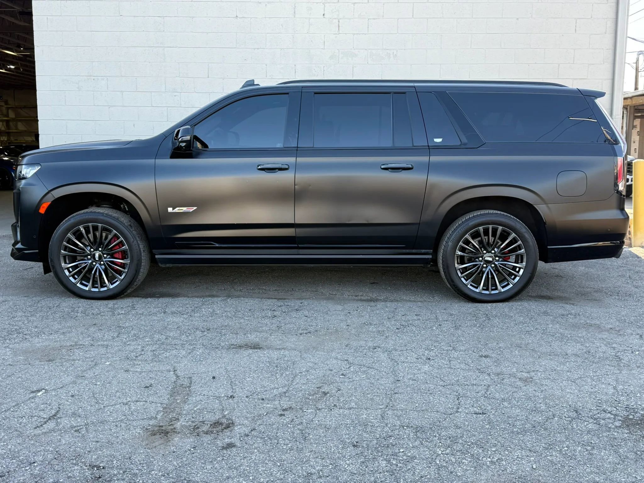 Used 2024 Cadillac Escalade ESV V image 7