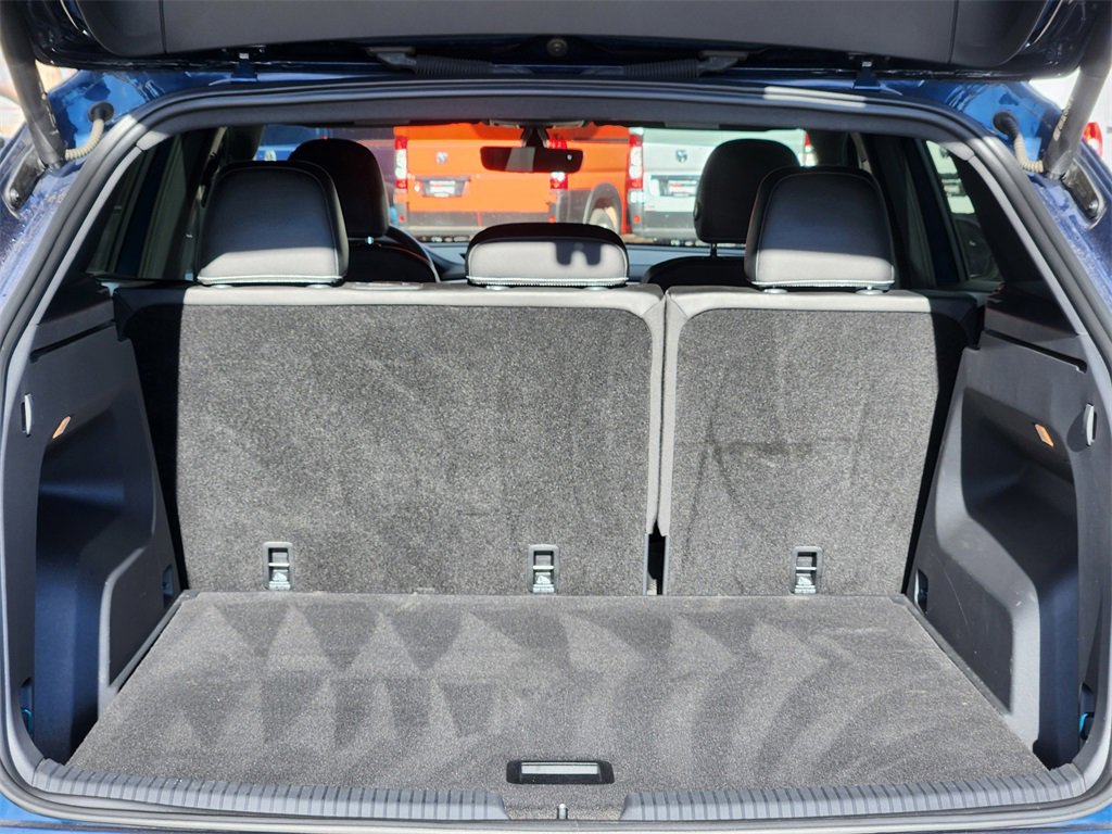 Used 2023 Volkswagen Atlas Cross Sport SE w/ Black Wheel Package image 11