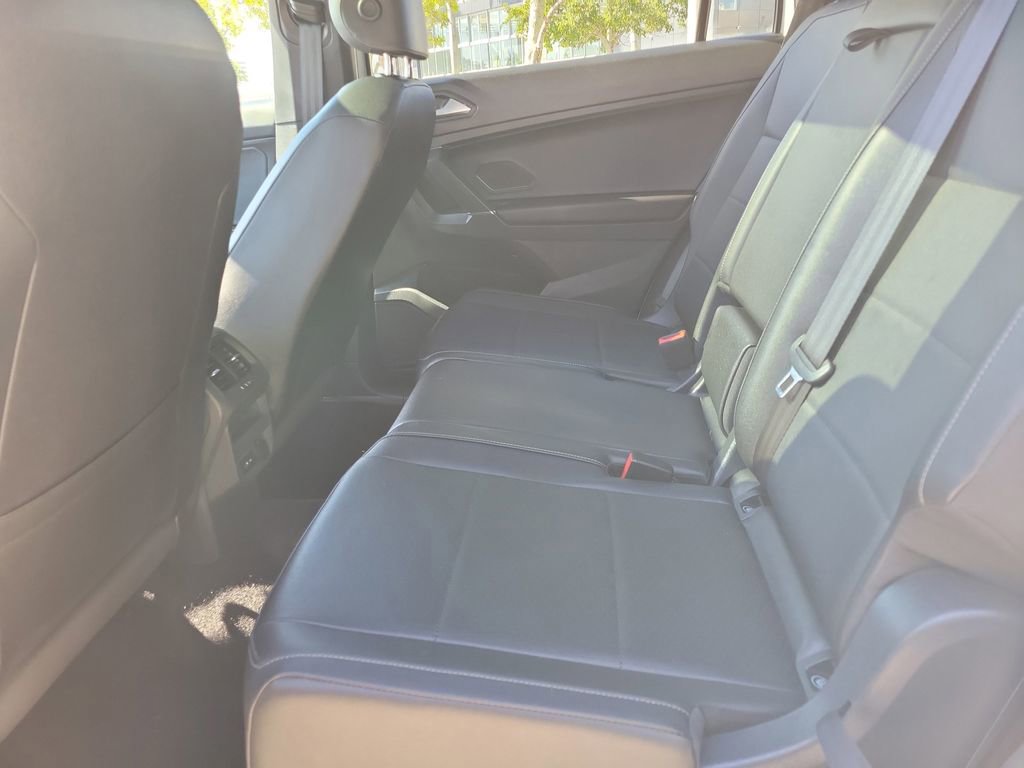 Used 2020 Volkswagen Tiguan SE R-Line w/ 3rd Row Seat Package image 19