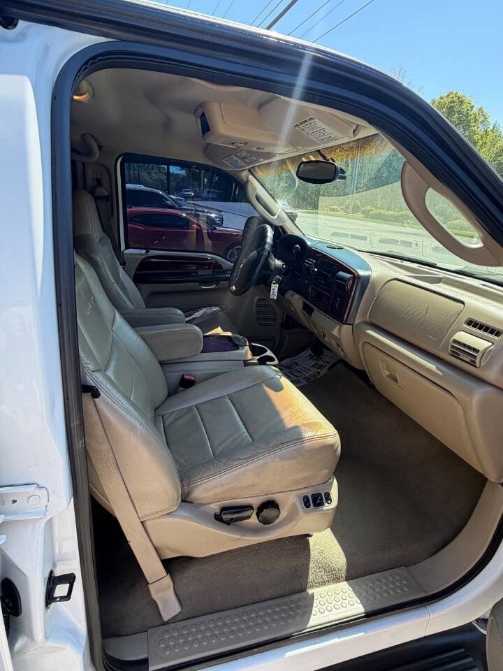 Used 2005 Ford F350 Lariat image 13