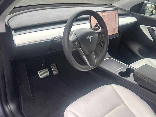 Used 2021 Tesla Model Y Long Range image 10