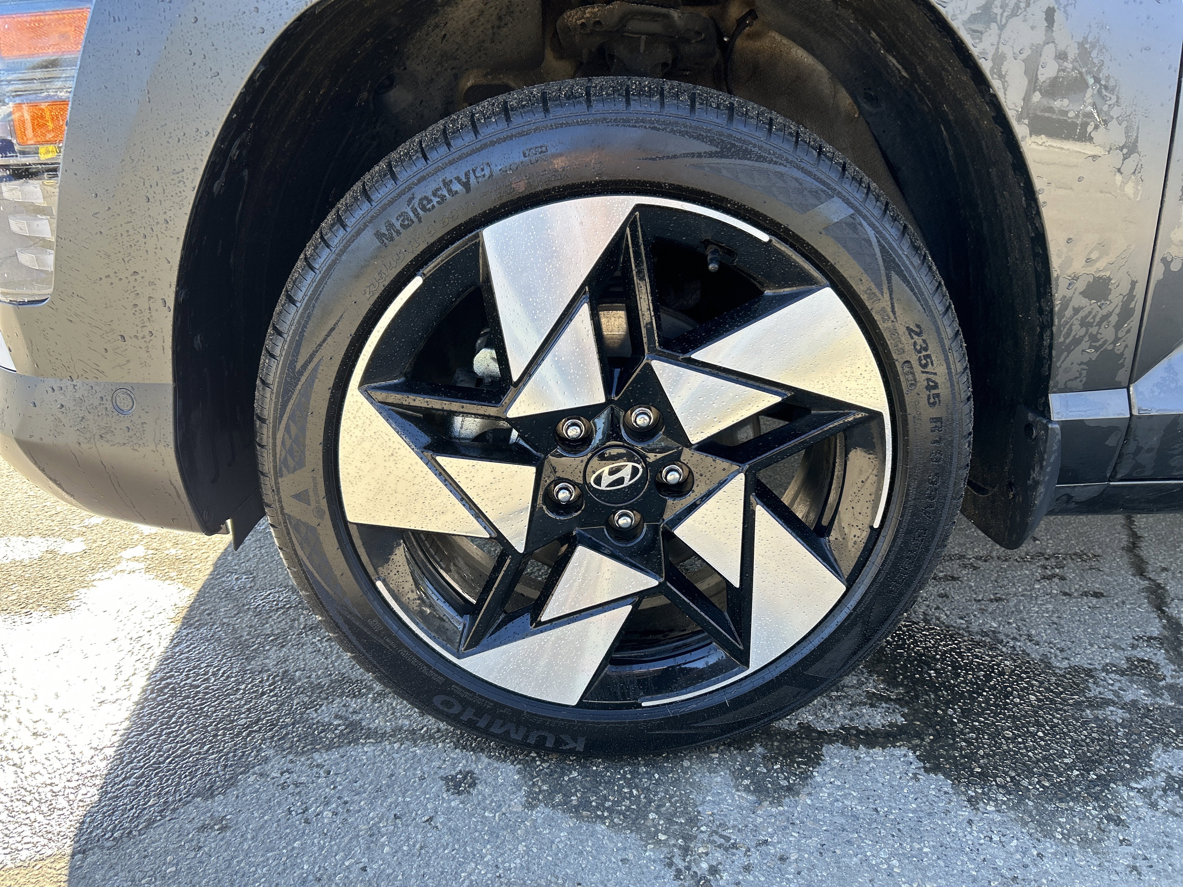 Certified 2025 Hyundai Kona Limited image 12