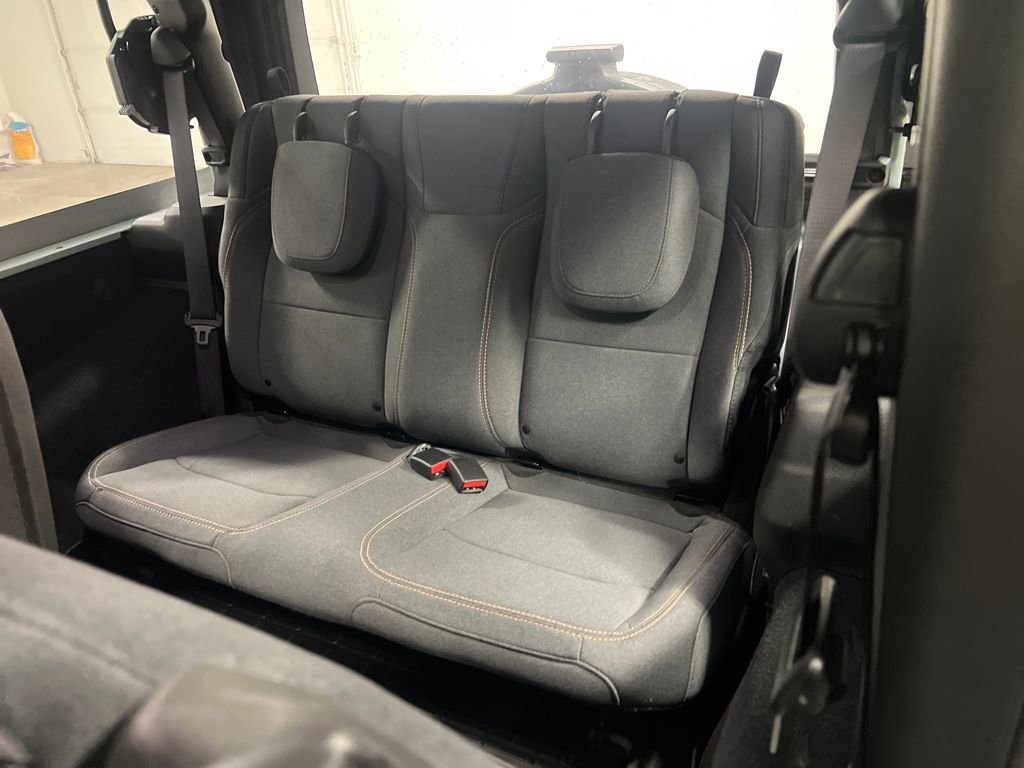 Used 2024 Jeep Wrangler Sport S image 13