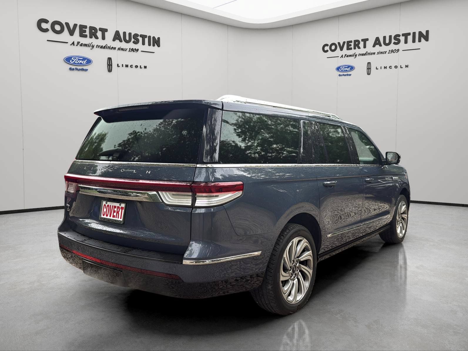 Used 2022 Lincoln Navigator L Reserve RWD image 5
