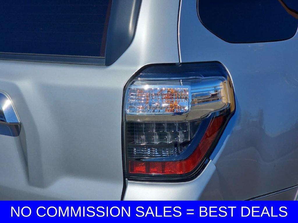 Used 2022 Toyota 4Runner Limited AWD/4WD image 39