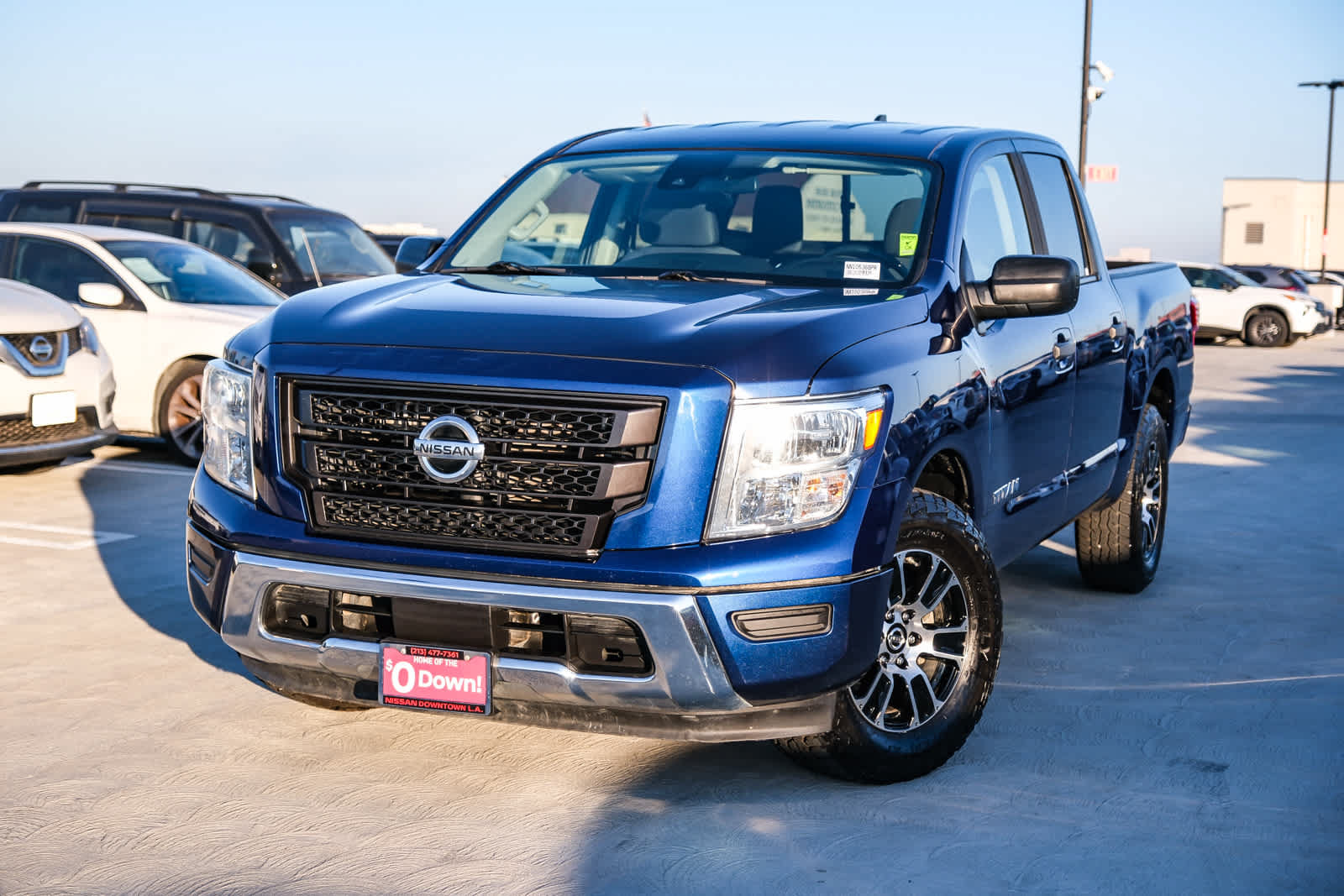 Used 2022 Nissan Titan SV RWD image 1