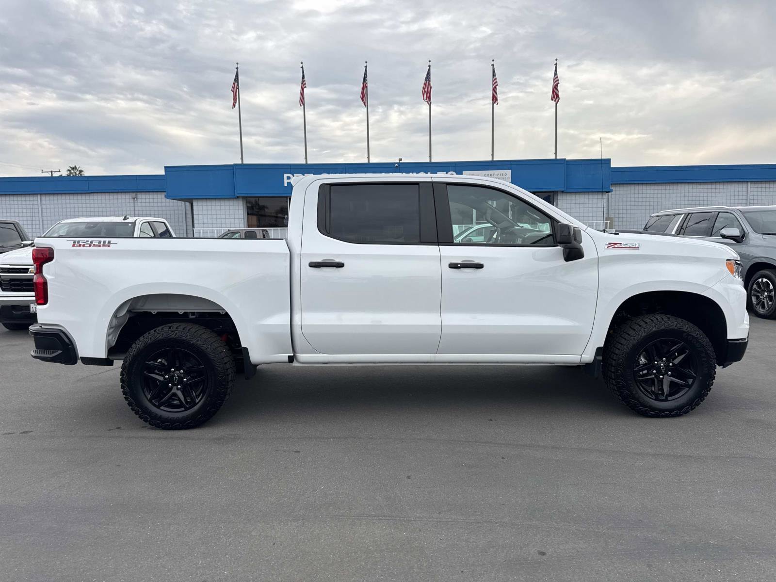Used 2025 Chevrolet Silverado 1500 LT Trail Boss w/ Convenience Package II image 4