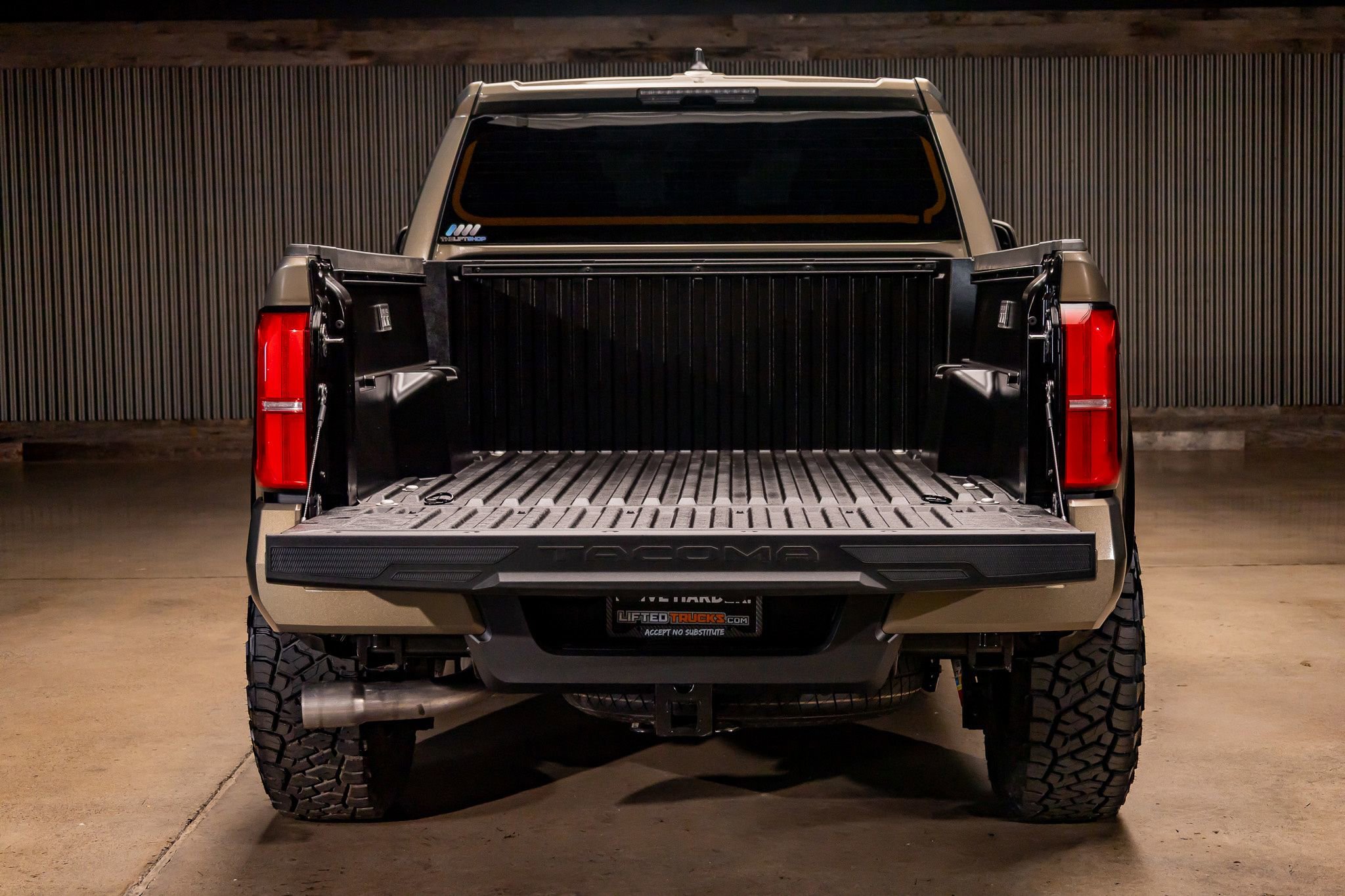 Used 2025 Toyota Tacoma TRD Off-Road image 9