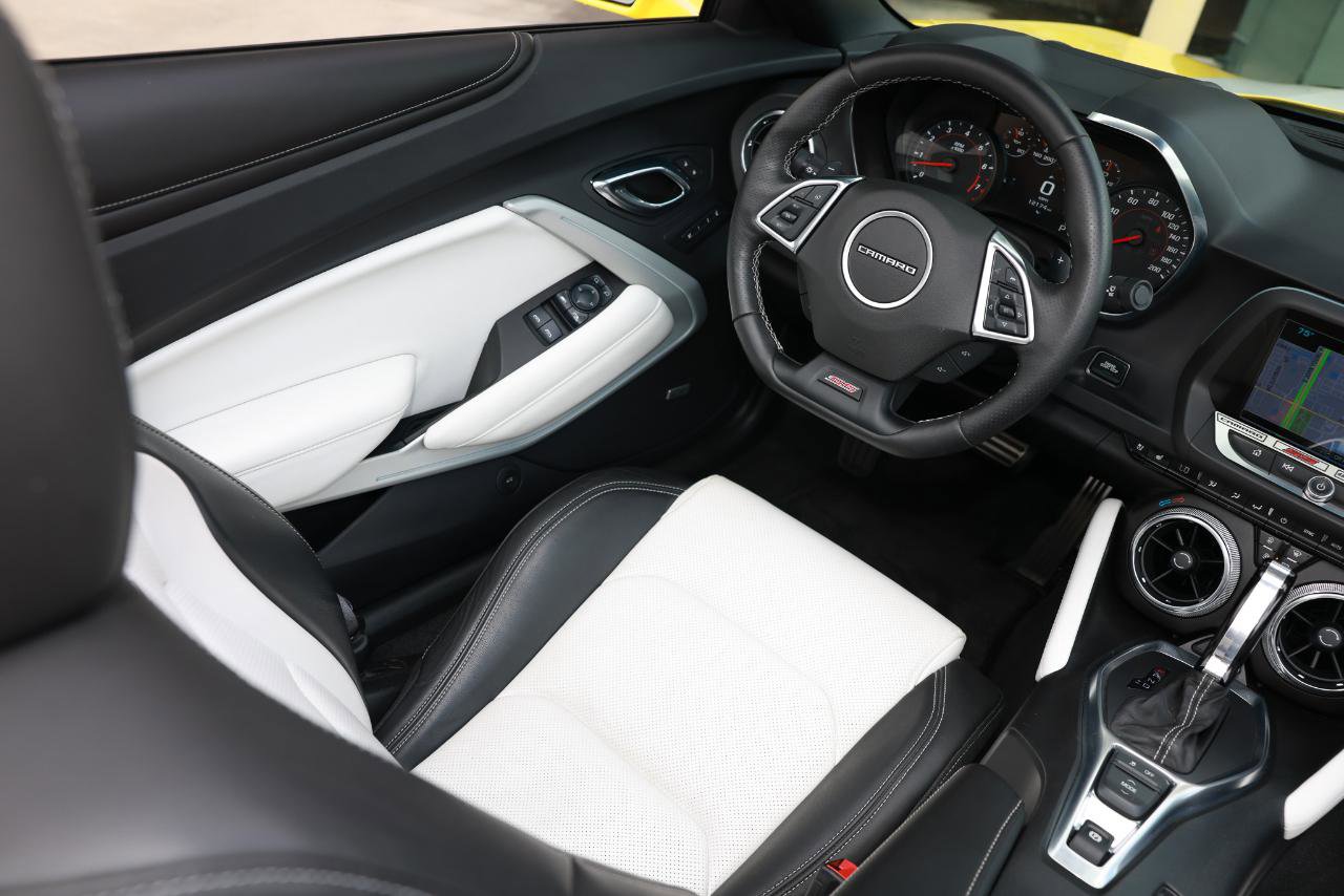 Used 2016 Chevrolet Camaro SS RWD image 23