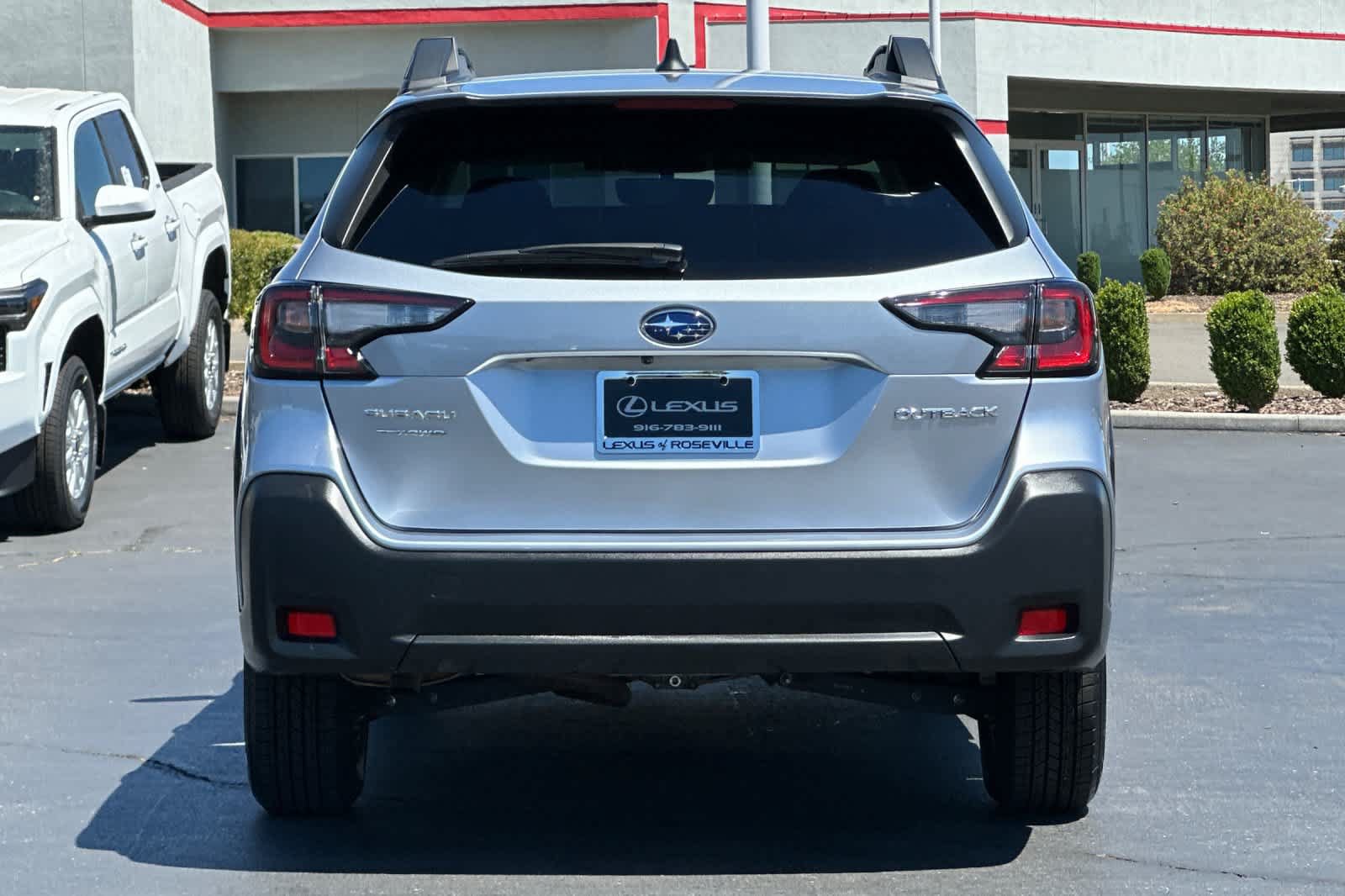 Used 2024 Subaru Outback Premium AWD/4WD image 8