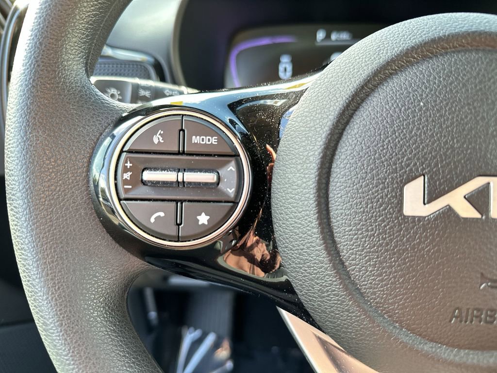 Used 2025 Kia Soul S image 29