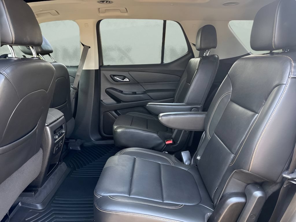 Used 2019 Chevrolet Traverse LT w/ LT Premium Package AWD/4WD image 12