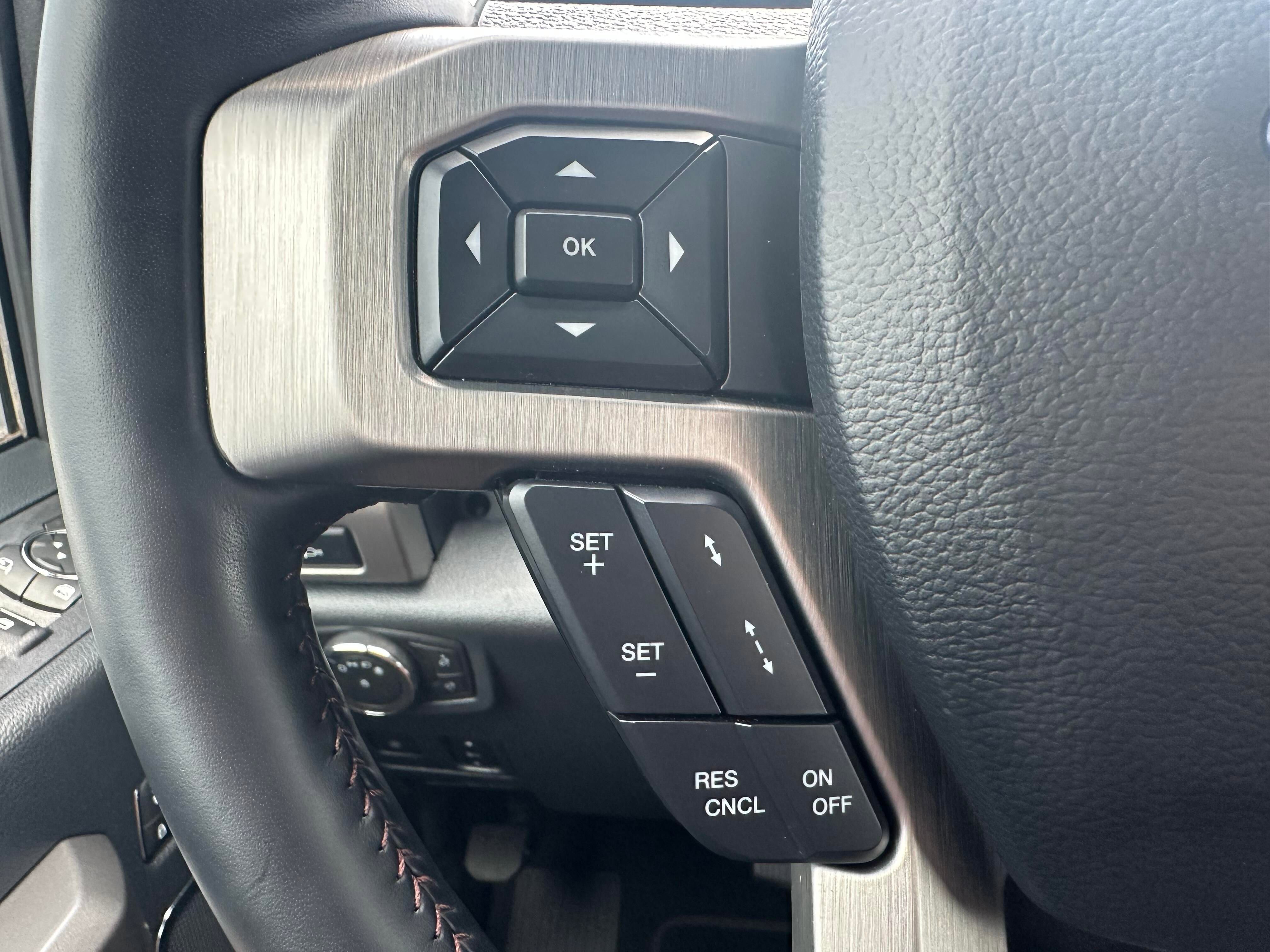 Used 2022 Ford F250 Platinum w/ FX4 Off-Road Package image 25