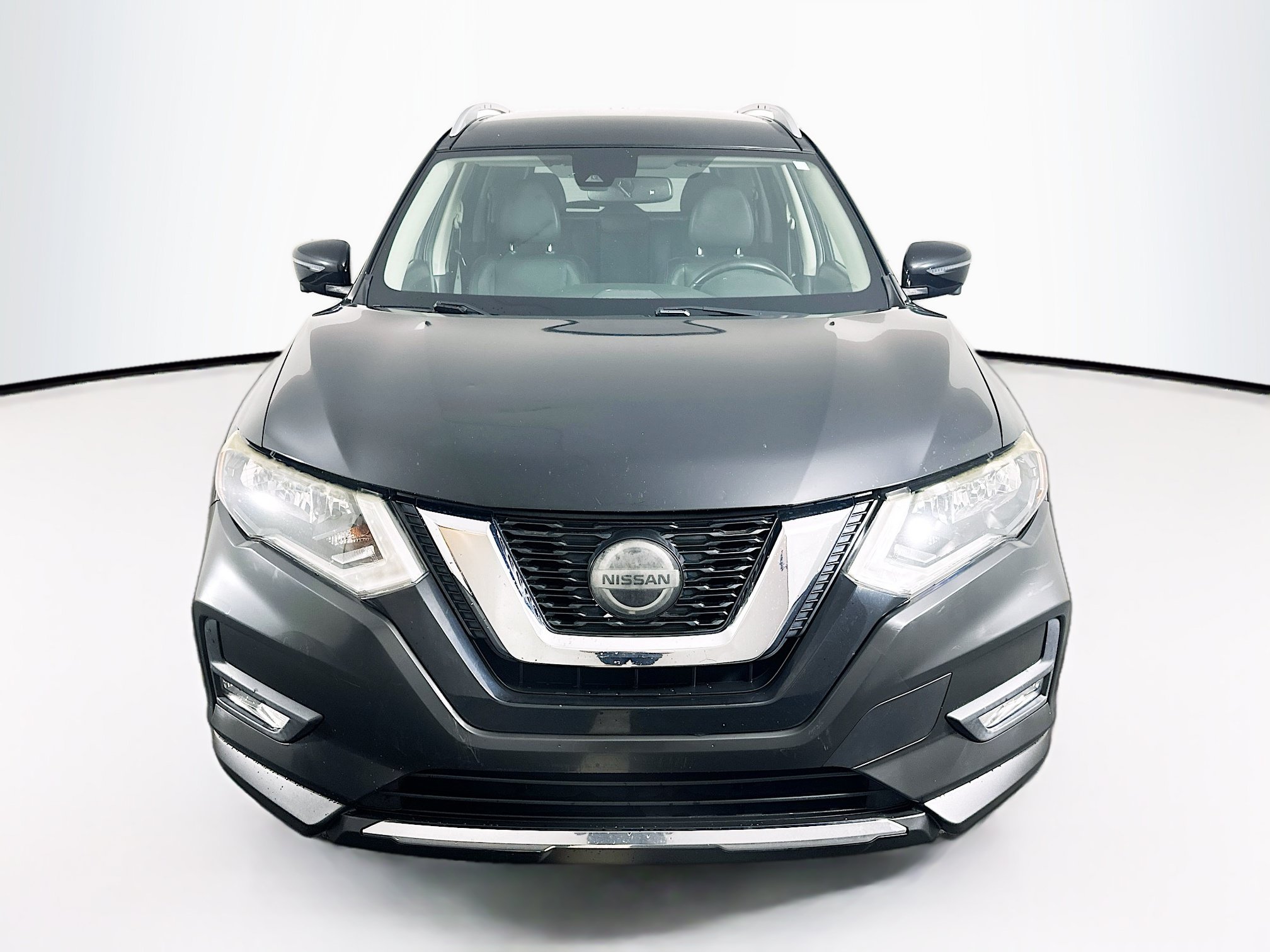 Used 2018 Nissan Rogue SL FWD image 2