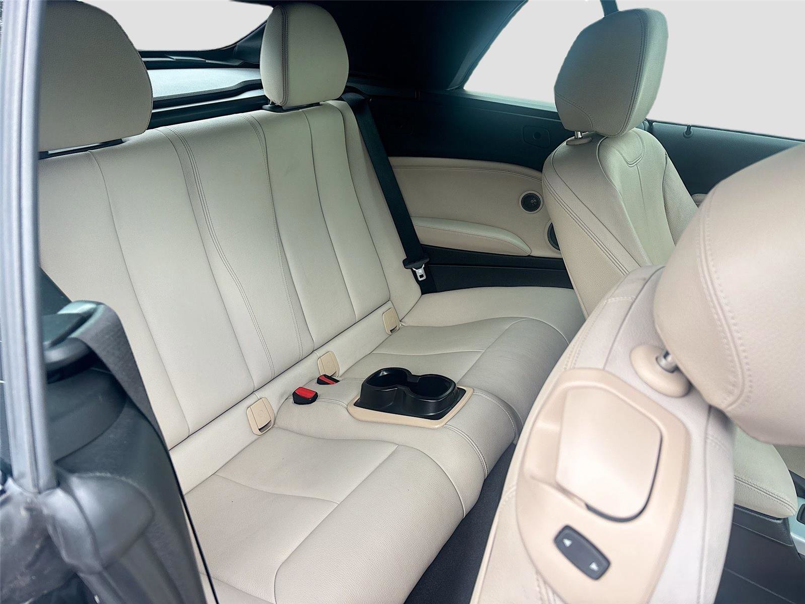 Used 2015 BMW M235i Convertible image 29