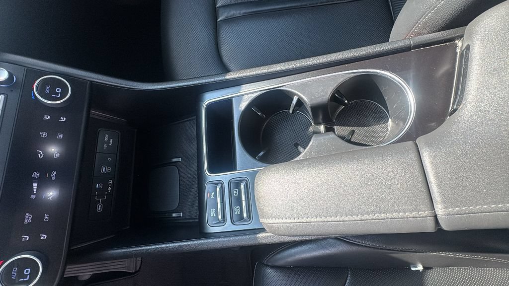 Used 2025 Hyundai Sonata Limited FWD image 23