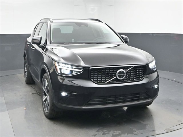 New 2026 Volvo XC40 B4 Plus w/ Protection Package Premier image 2