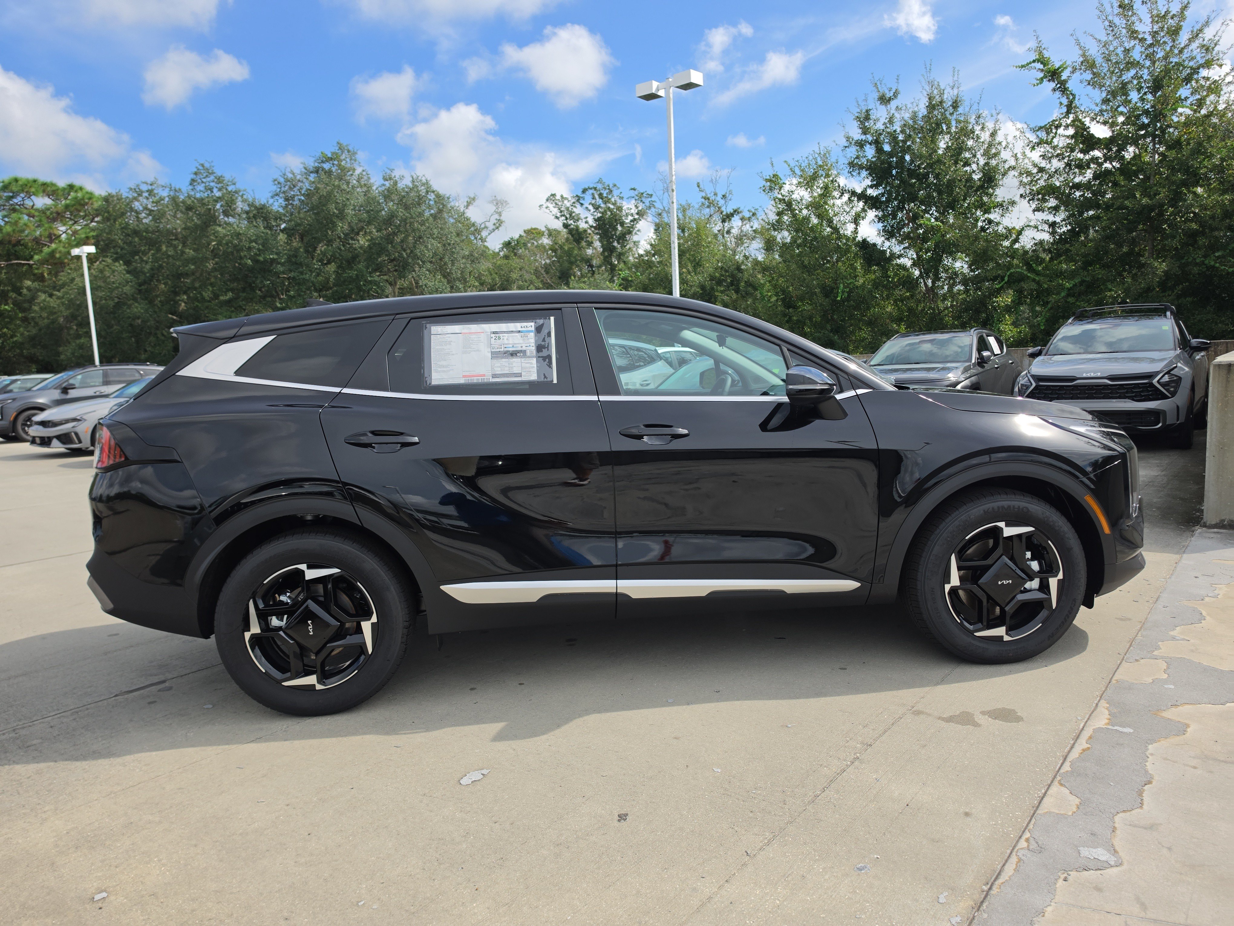 New 2027 Kia Sportage EX FWD image 9