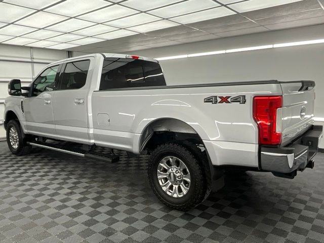 Used 2017 Ford F250 Lariat w/ Chrome Package image 19