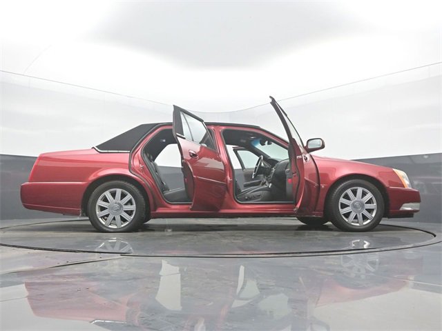 Used 2007 Cadillac DTS Luxury II image 58