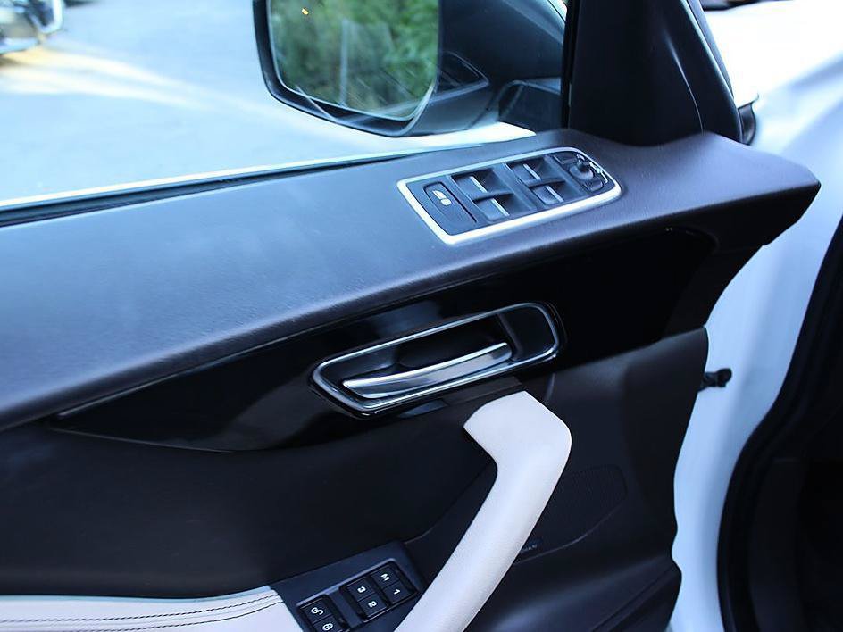 Used 2020 Jaguar F-PACE Prestige AWD/4WD image 10