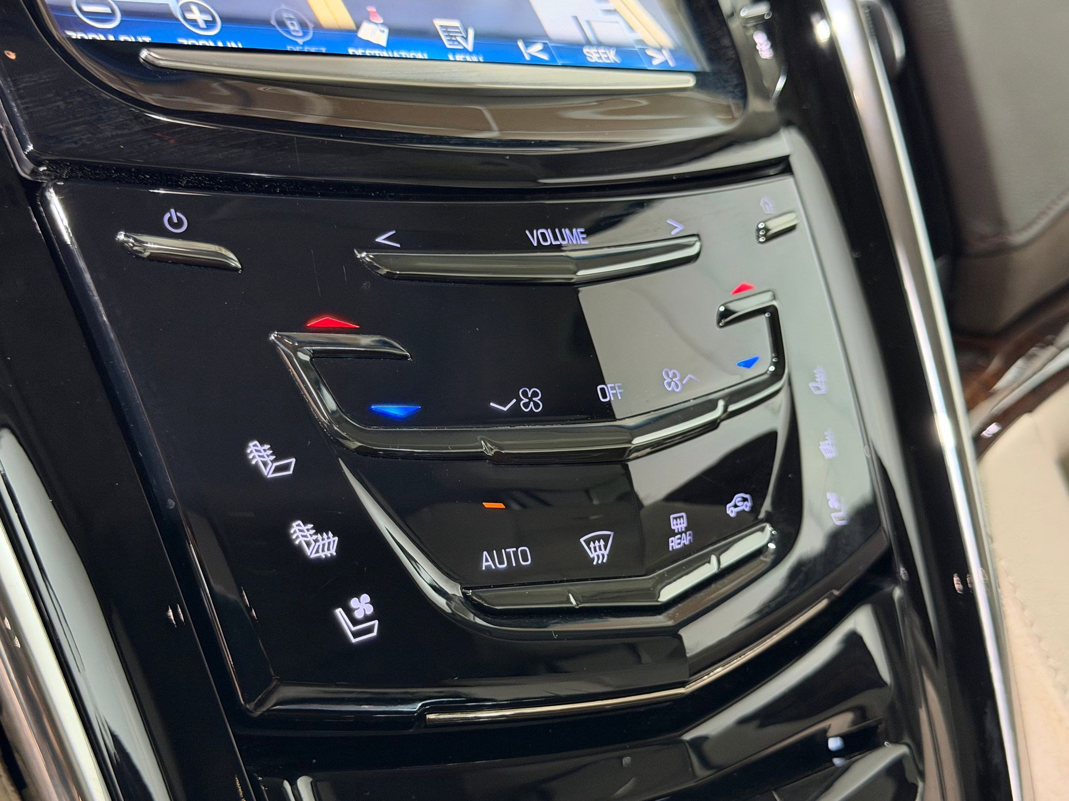 Used 2015 Cadillac Escalade Luxury AWD/4WD image 29