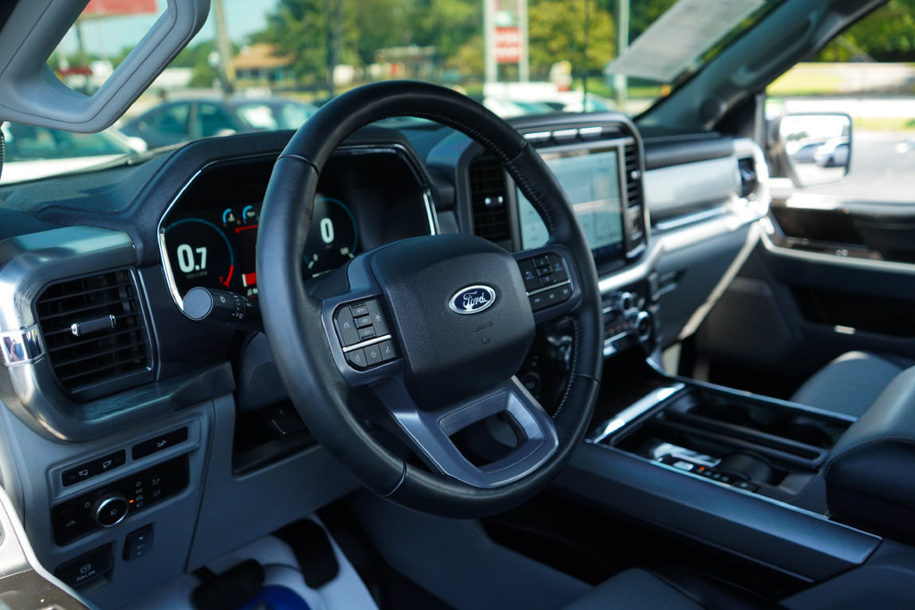 Used 2023 Ford F150 Lariat AWD/4WD image 5