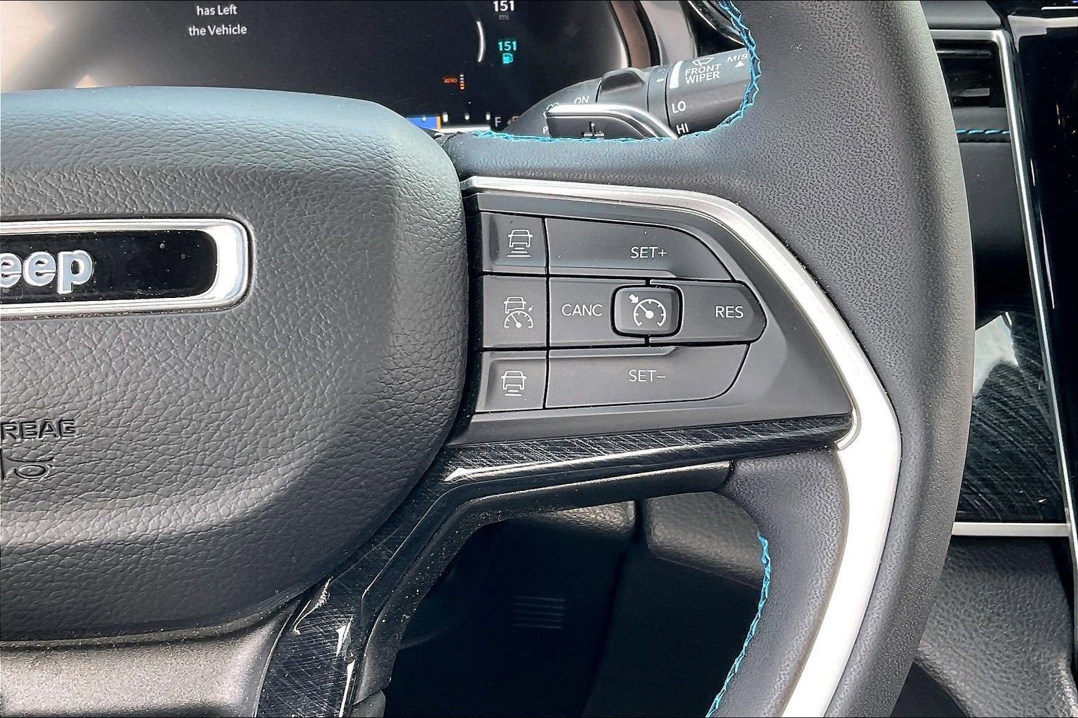 Used 2022 Jeep Grand Cherokee Trailhawk w/ Luxury Tech Group III image 19