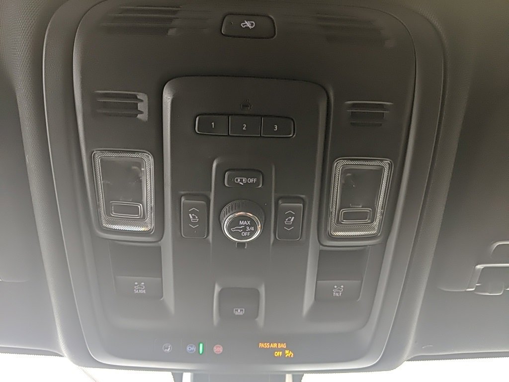 Used 2021 GMC Yukon Denali w/ Denali Premium Package image 35