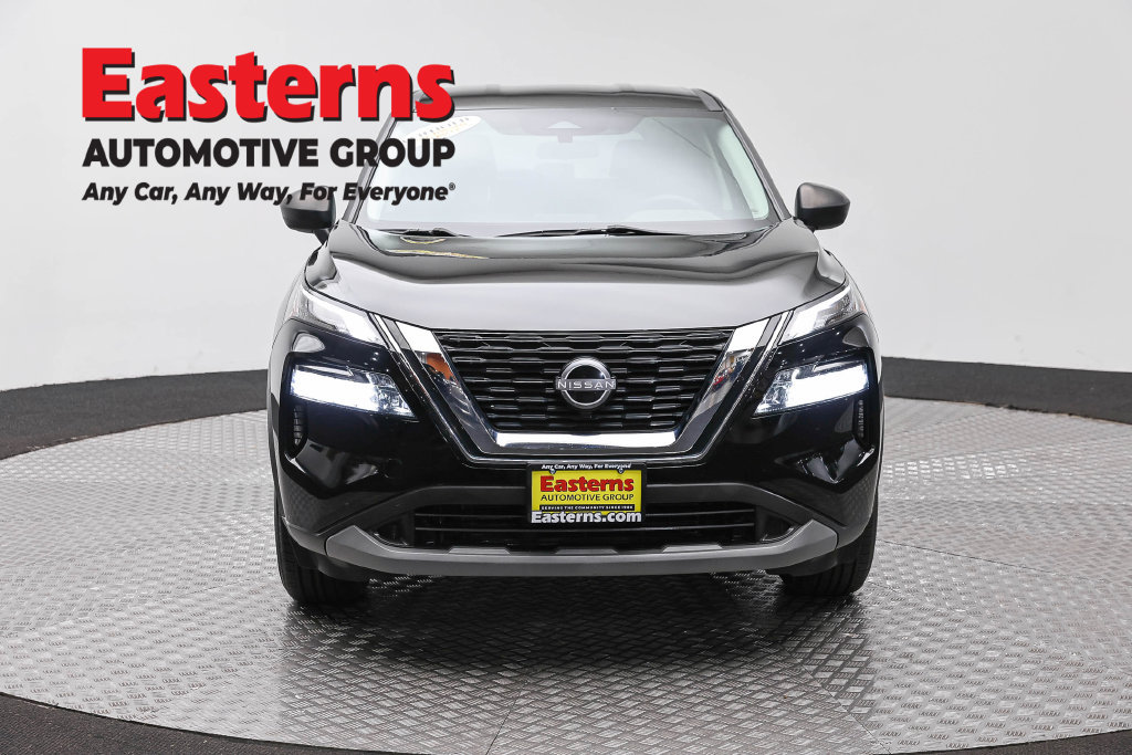 Used 2023 Nissan Rogue S AWD/4WD image 3