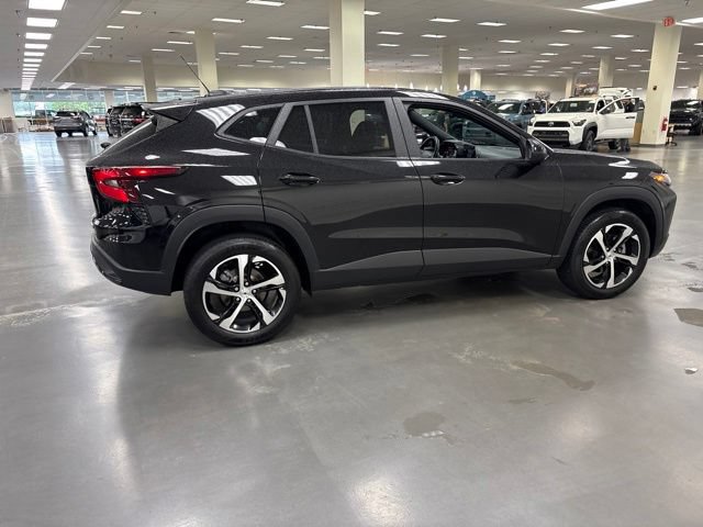Used 2024 Chevrolet Trax RS w/ Driver Confidence Package FWD image 8
