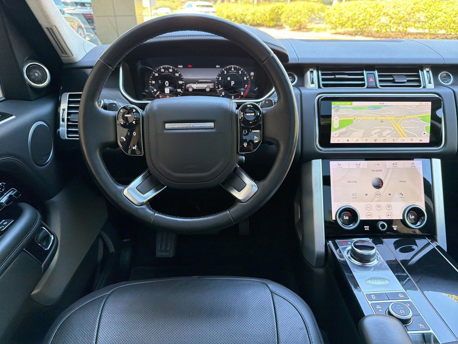 Used 2018 Land Rover Range Rover HSE image 28