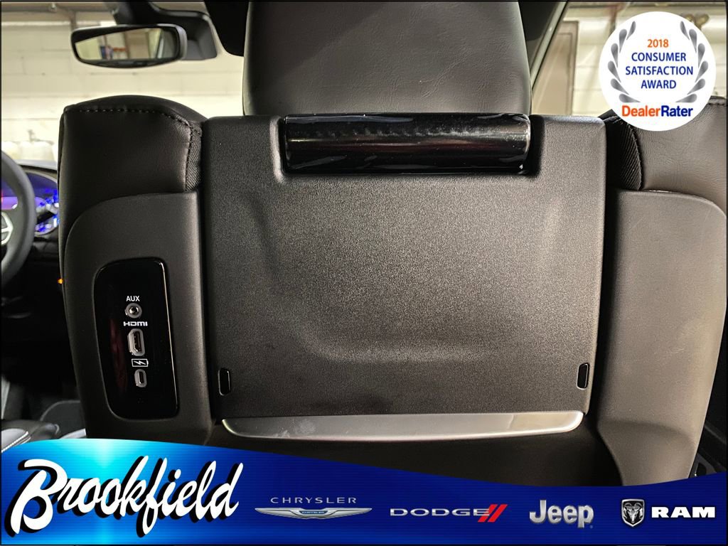 New 2026 Chrysler Pacifica Select image 21