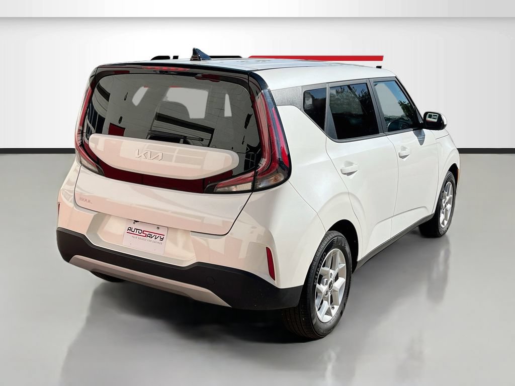 Used 2024 Kia Soul LX w/ Option Group 015 FWD image 7
