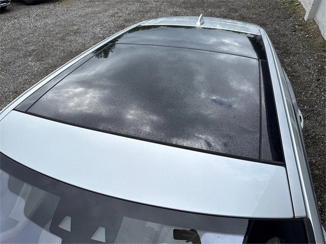 Used 2017 Jaguar F-PACE First Edition image 13