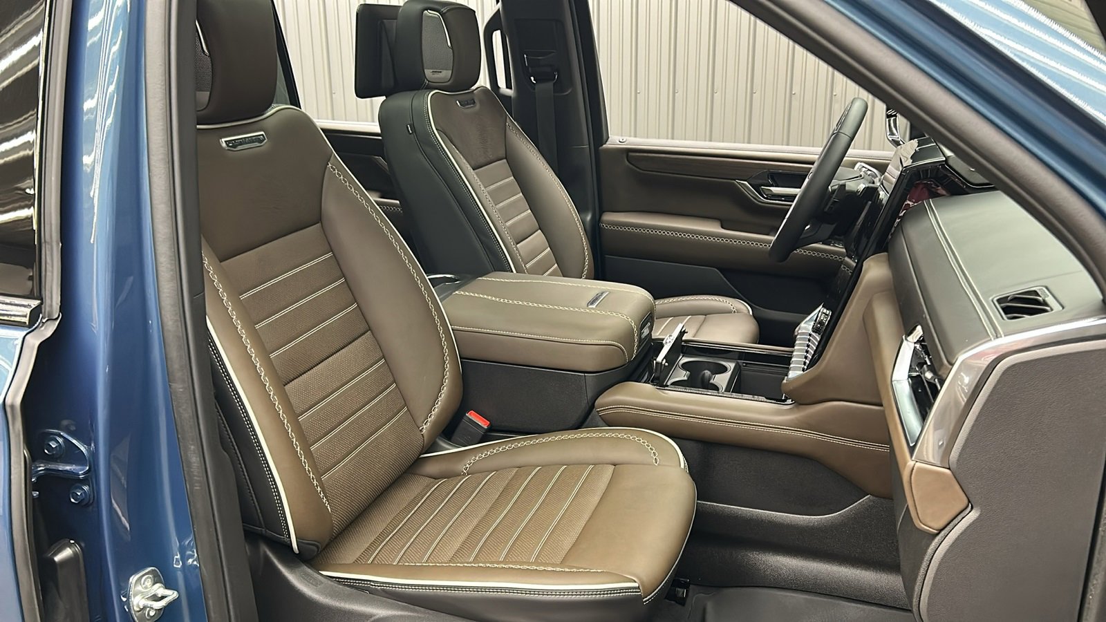 Used 2025 GMC Yukon XL Denali Ultimate image 37