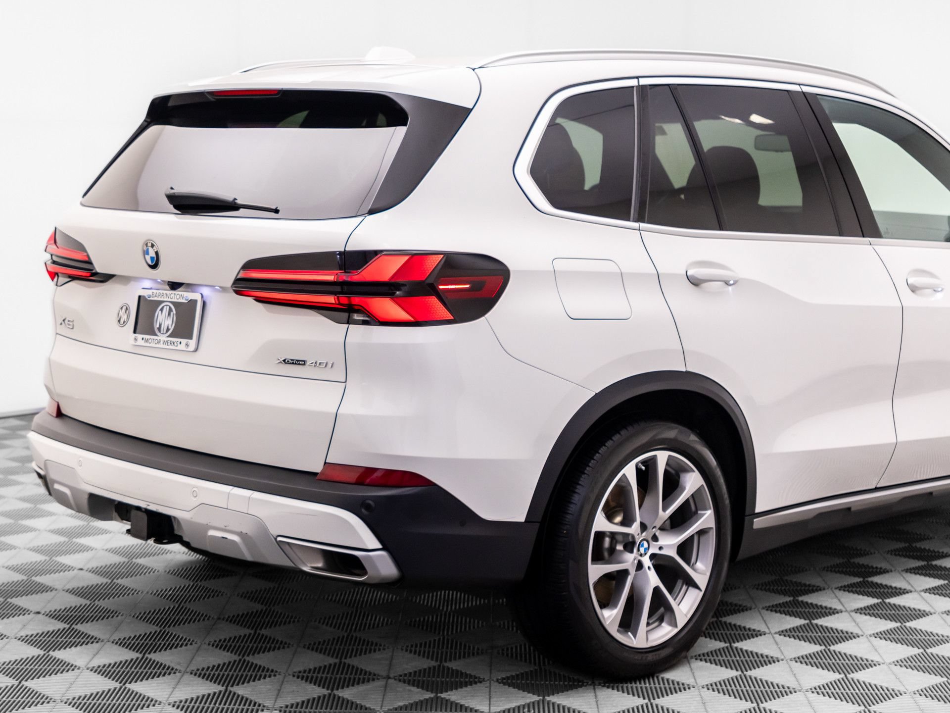 Used 2024 BMW X5 xDrive40i w/ Premium Package AWD/4WD image 39