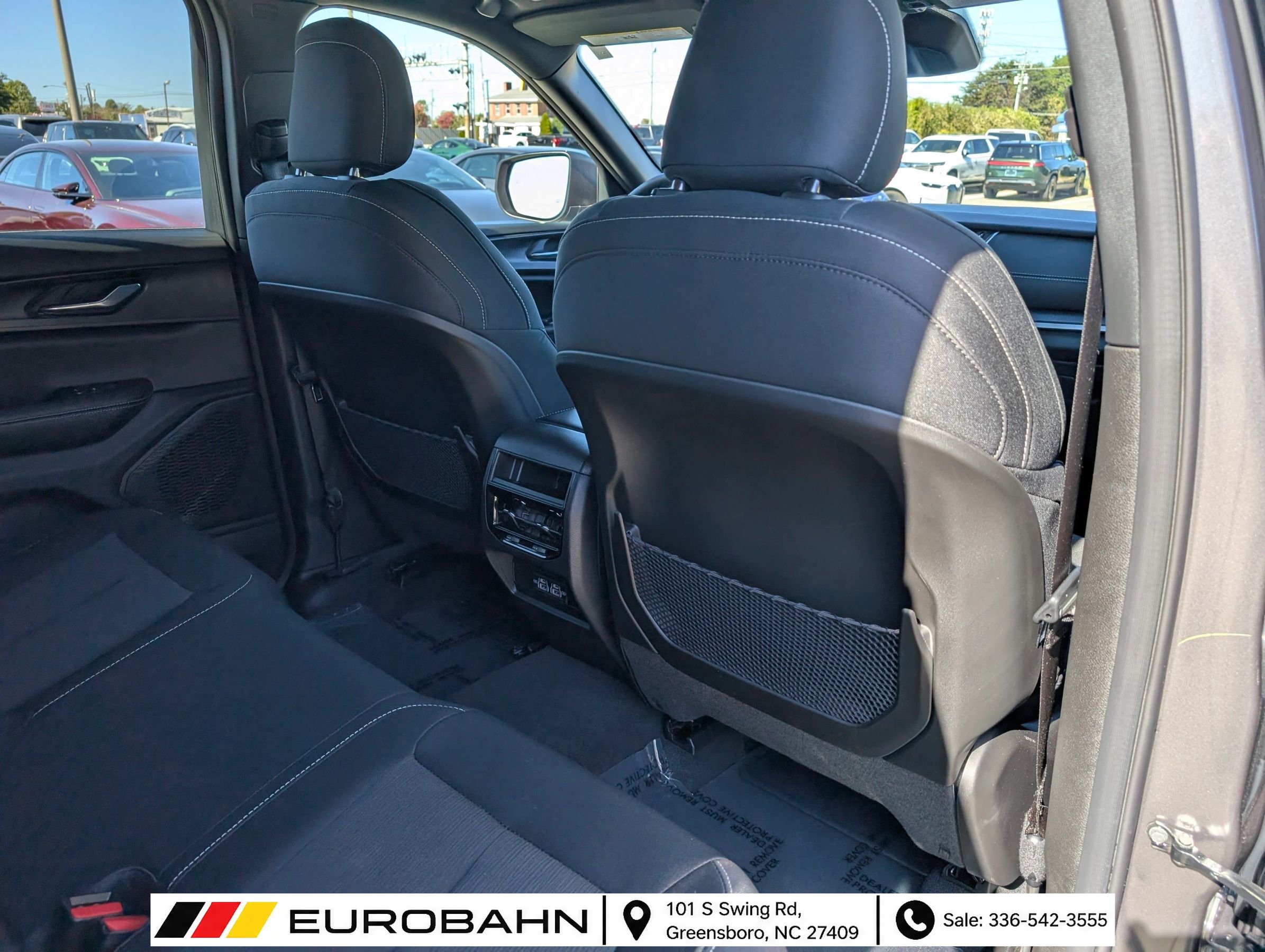 Used 2025 Jeep Grand Cherokee Laredo X AWD/4WD image 14