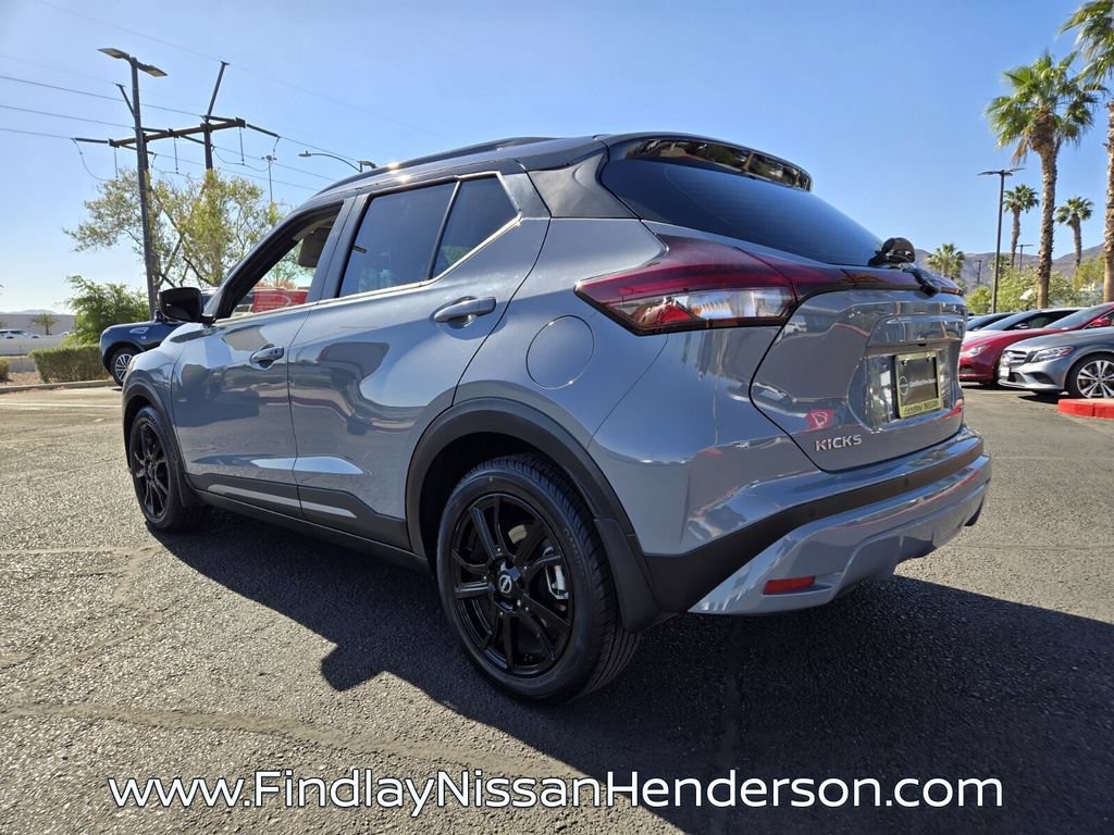 Used 2023 Nissan Kicks SR w/ SR Premium Package FWD image 4