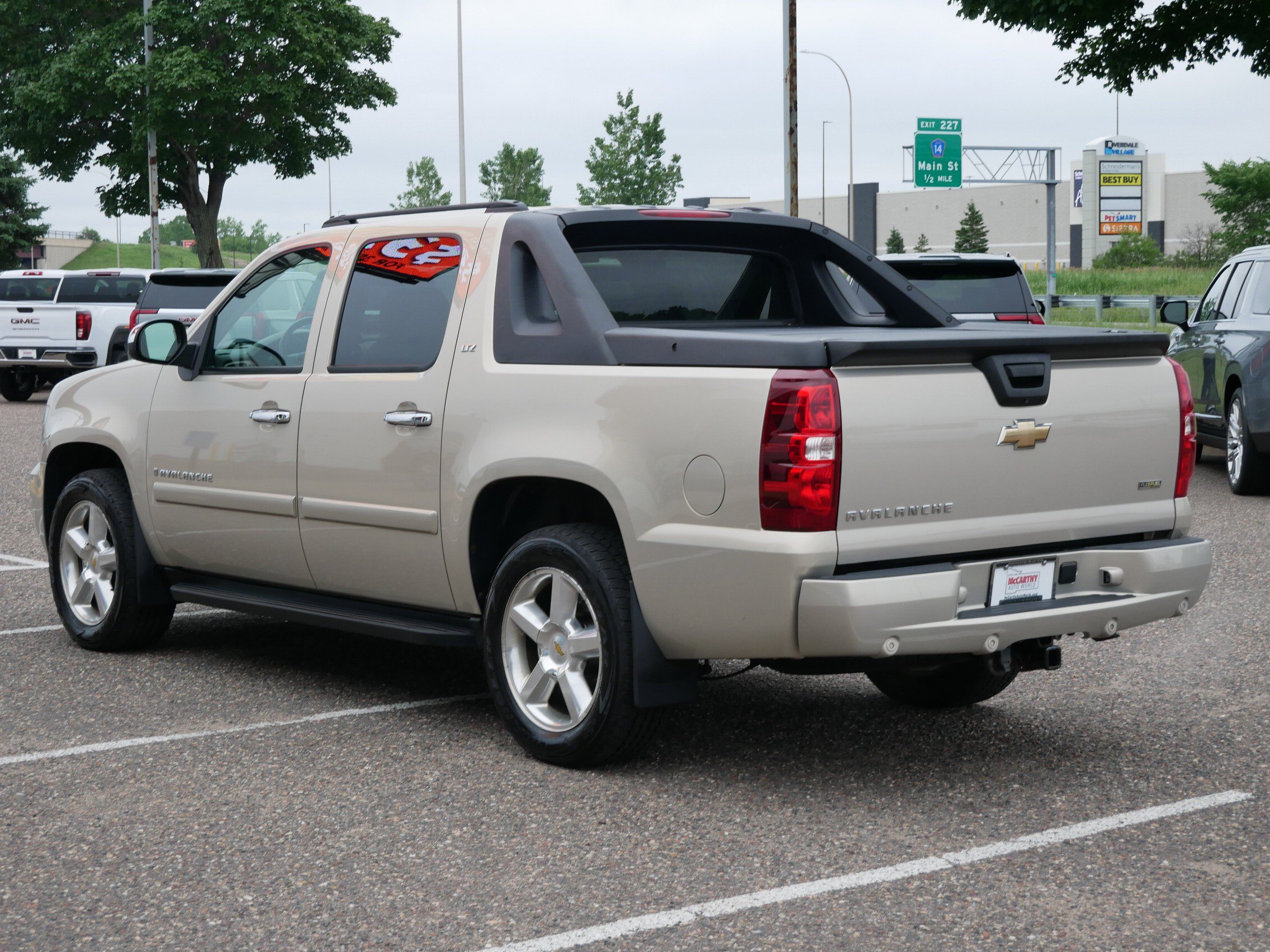 Used 2008 Chevrolet Avalanche LTZ w/ LTZ Preferred Equipment Group AWD/4WD image 7