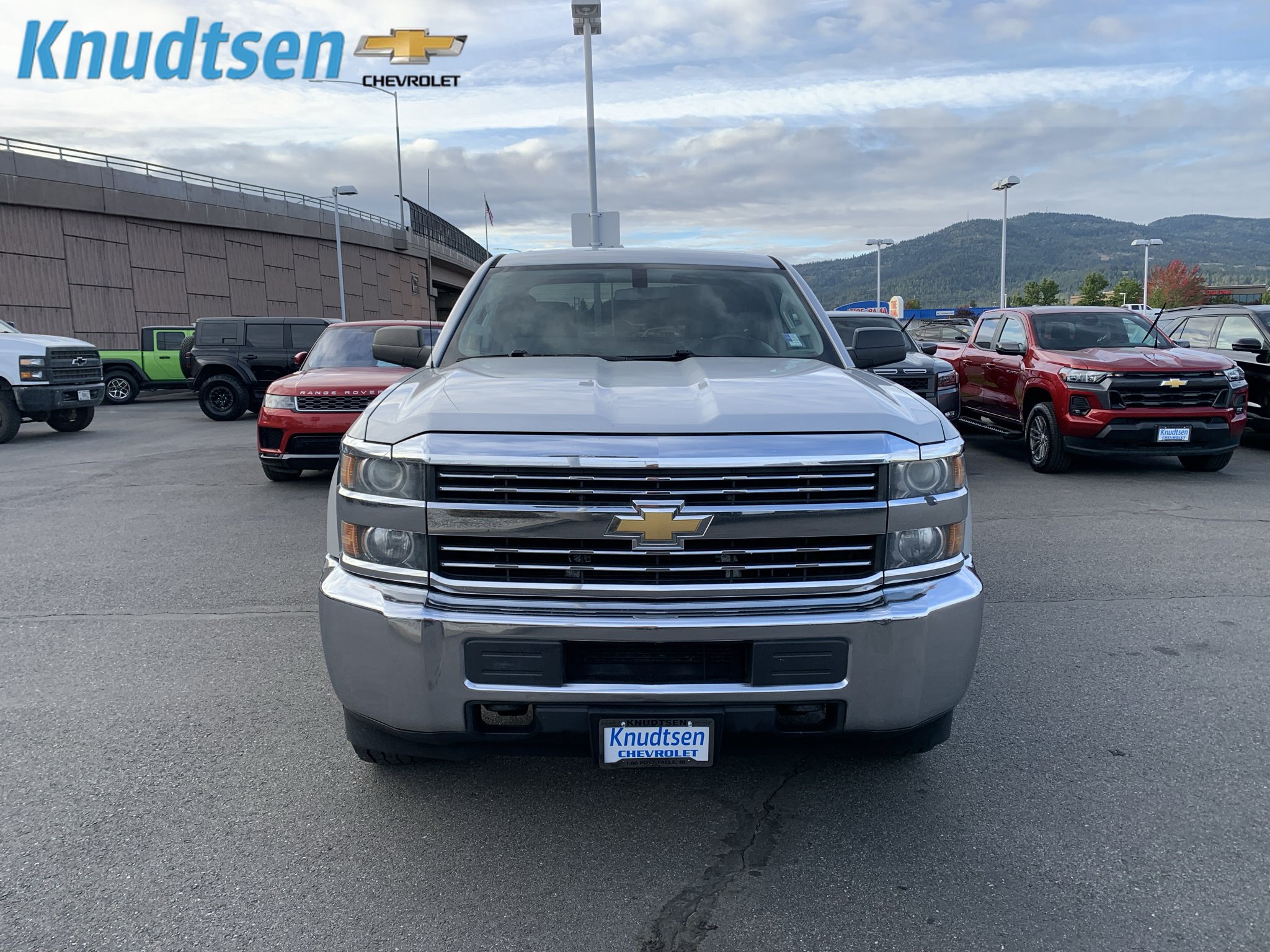 Used 2015 Chevrolet Silverado 2500 W/T AWD/4WD image 2